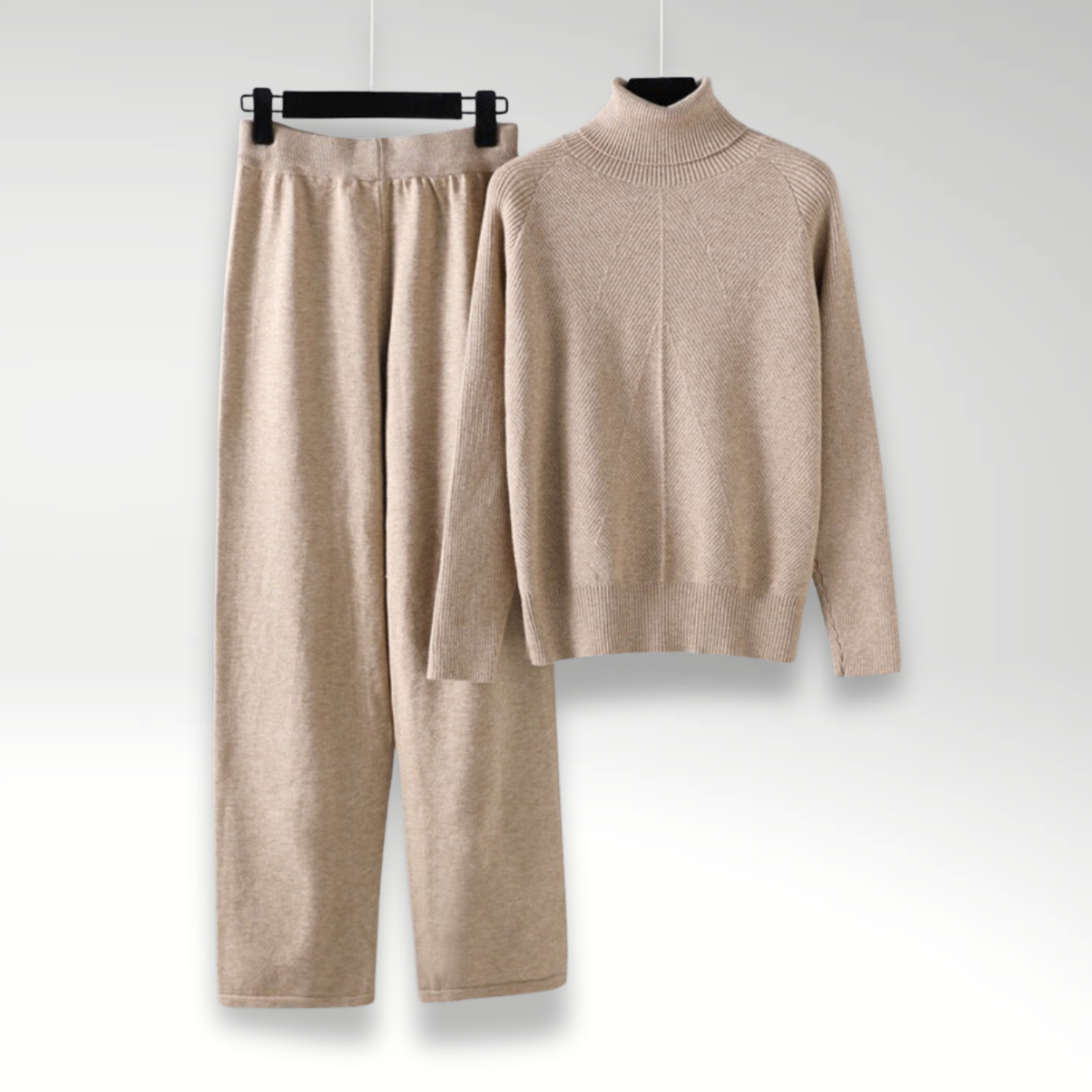 ELYRA™ | Two-Piece Lounge Set in Cable Knit