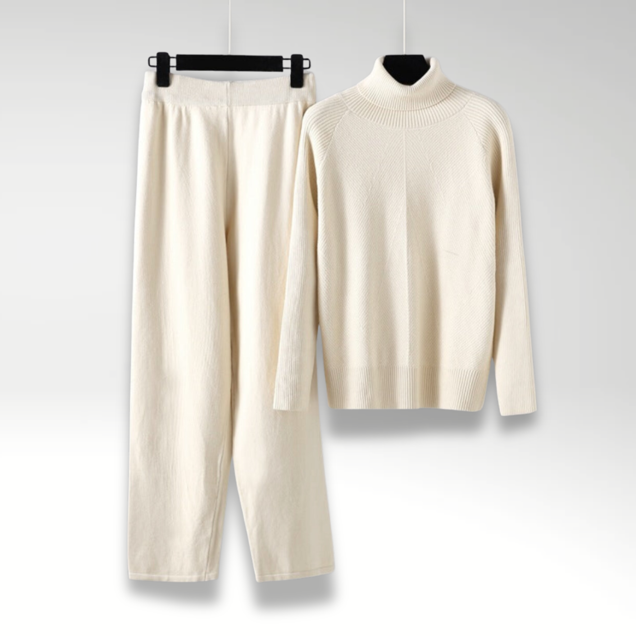 ELYRA™ | Two-Piece Lounge Set in Cable Knit