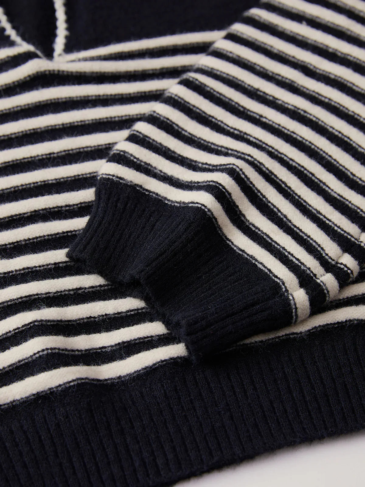 ELYRA™ | Pull à rayures Bold Chic Crosswalk