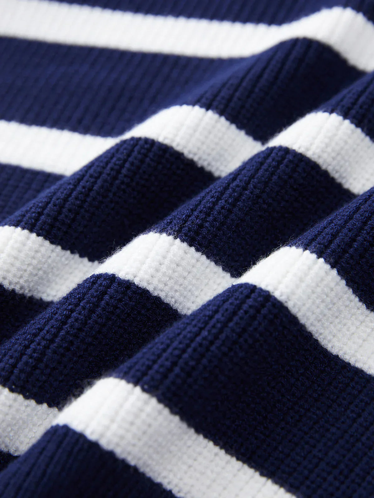 ELYRA™ | Pull col montant à rayures contrastées