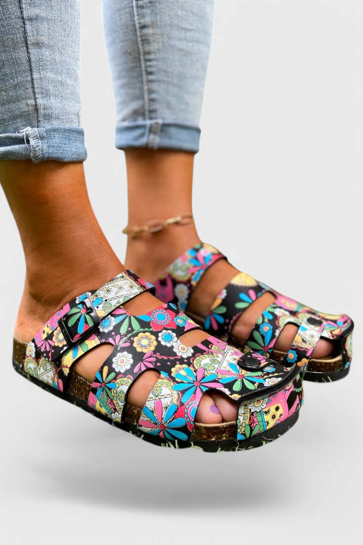 ELYRA™ | Clogs with Cork Buckle