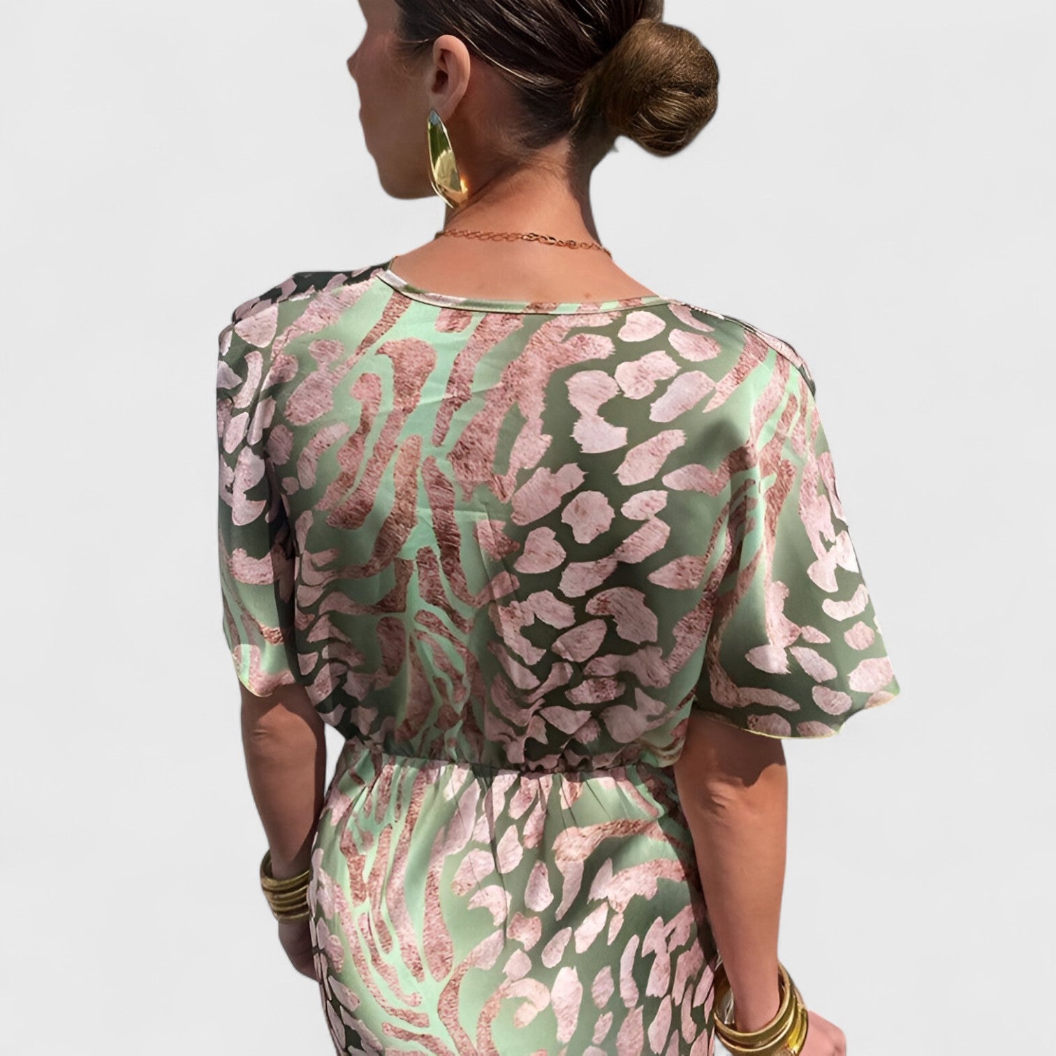 ELYRA™ | Elegant and Flowing Dress