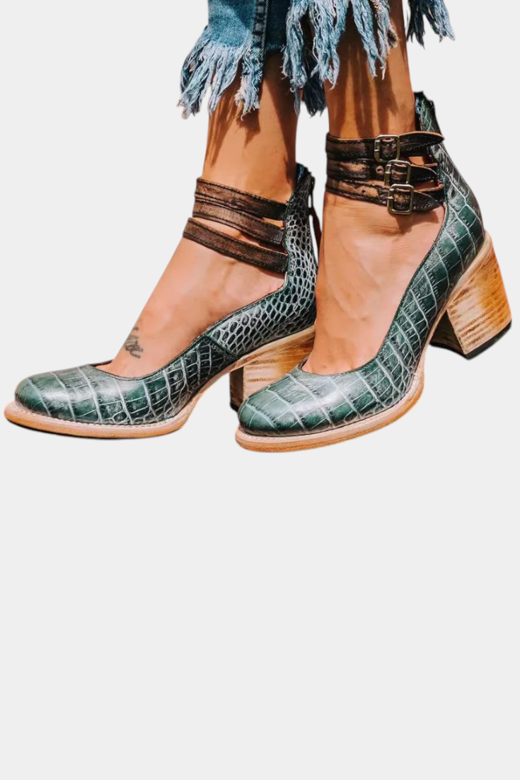 ELYRA™ | Modern block heels in black leather