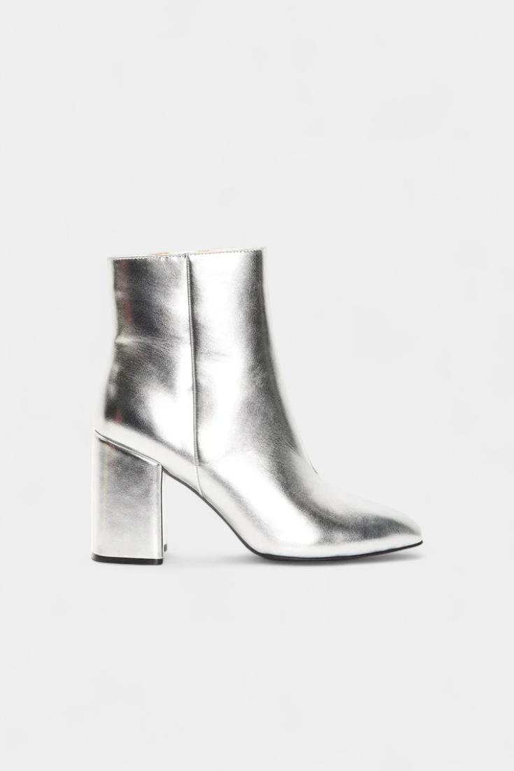 ELYRA™ | Bottes métalliques argentées à talons hauts