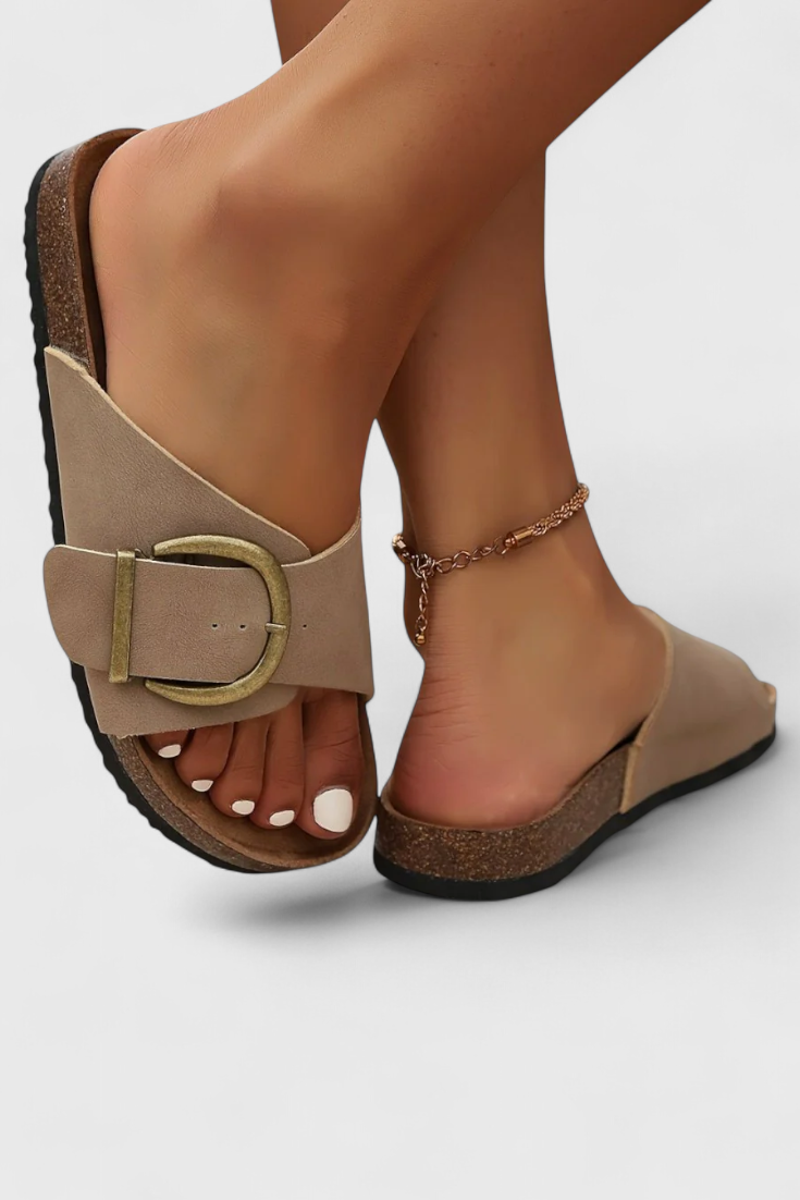 ELYRA™ | Comfortable leather sandals with crossed straps