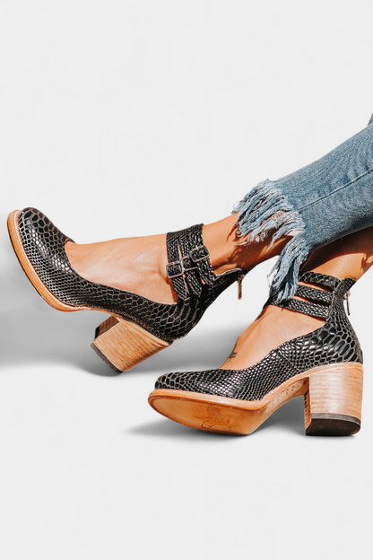 ELYRA™ | Modern block heels in black leather