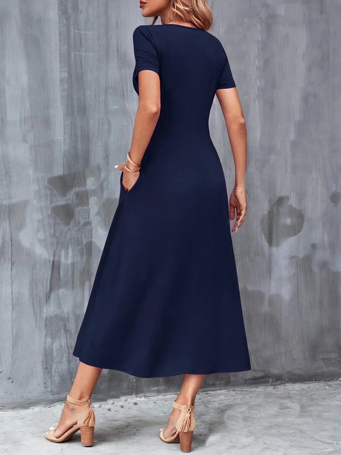 ELYRA™ | Elegant V-neck dress with short sleeves