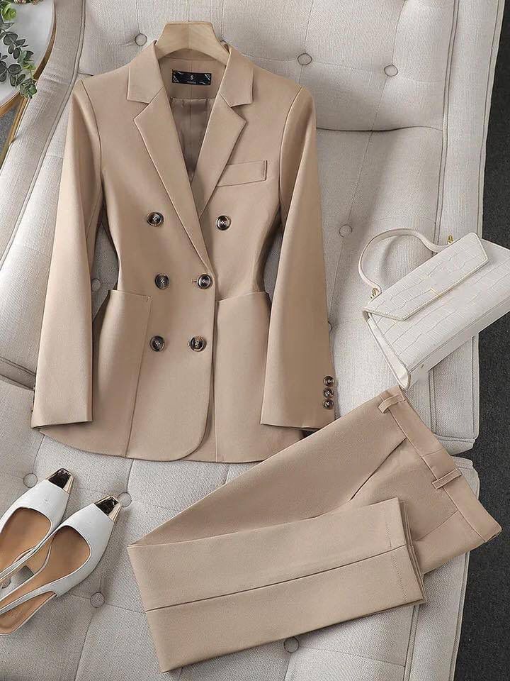 ELYRA™ | Blazer & Trousers Set in Nude