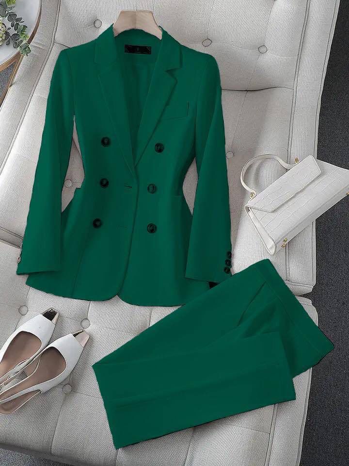 ELYRA™ | Blazer & Trousers Set in Nude