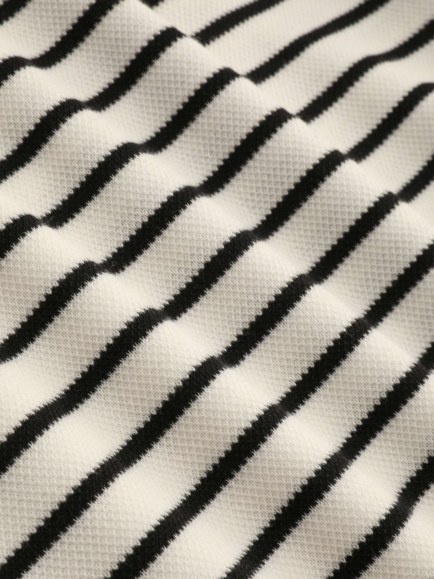 ELYRA™ | Pull sophistiqué à col breton rayé