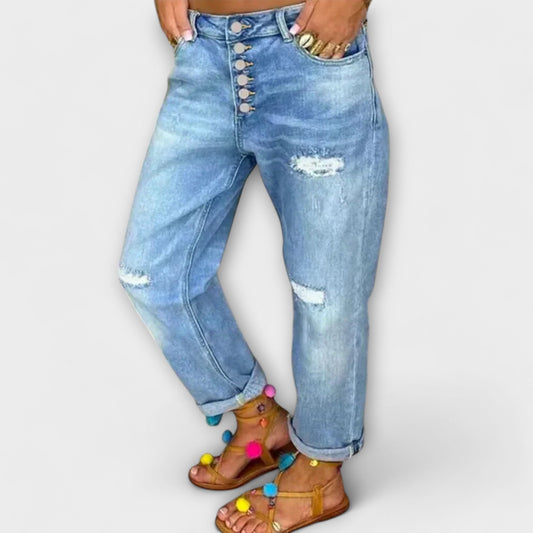 ELYRA™ | Straight Cut Jeans in Raw Denim