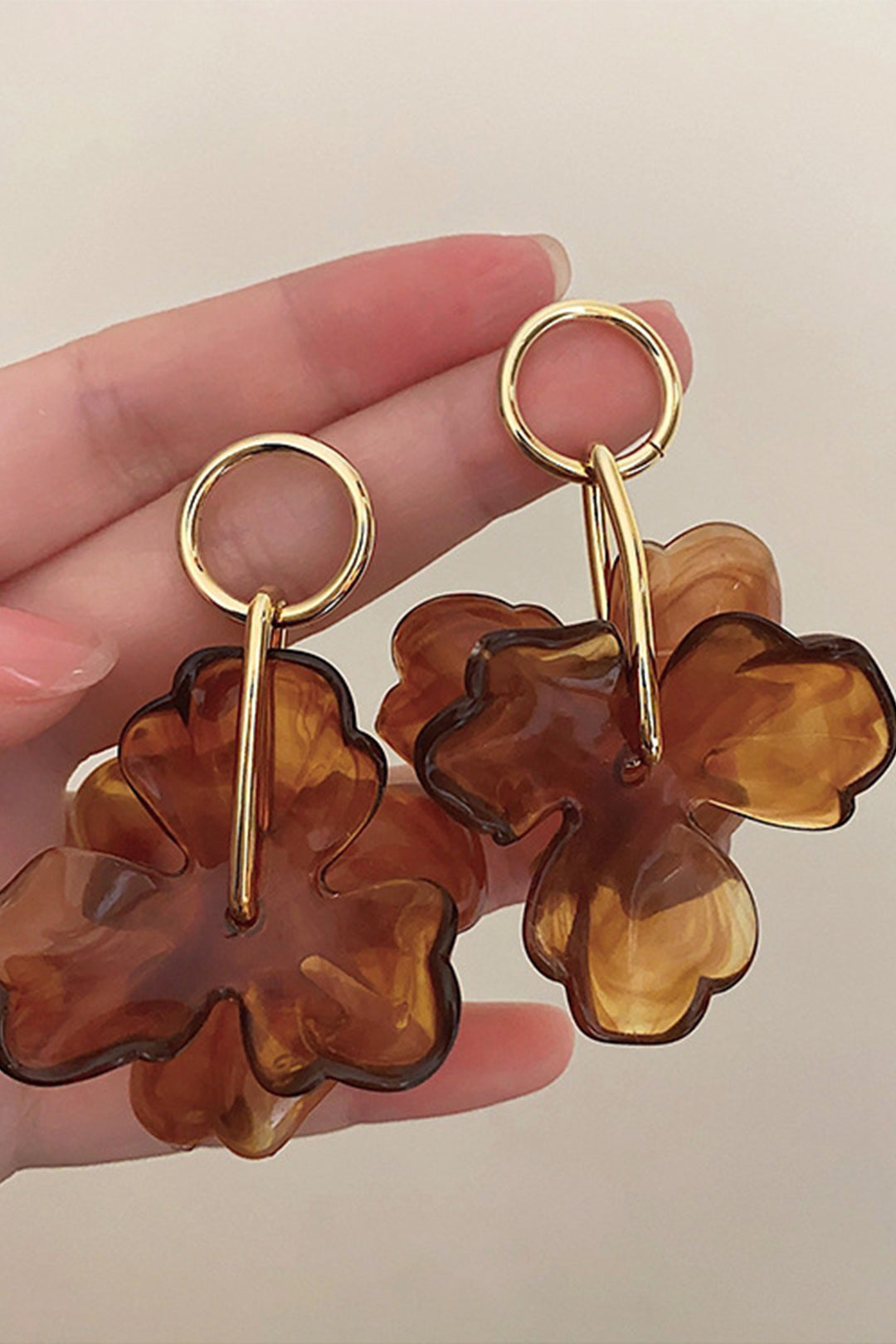 ELYRA™ | Boucles d'oreilles avec Pendentif Fleuri