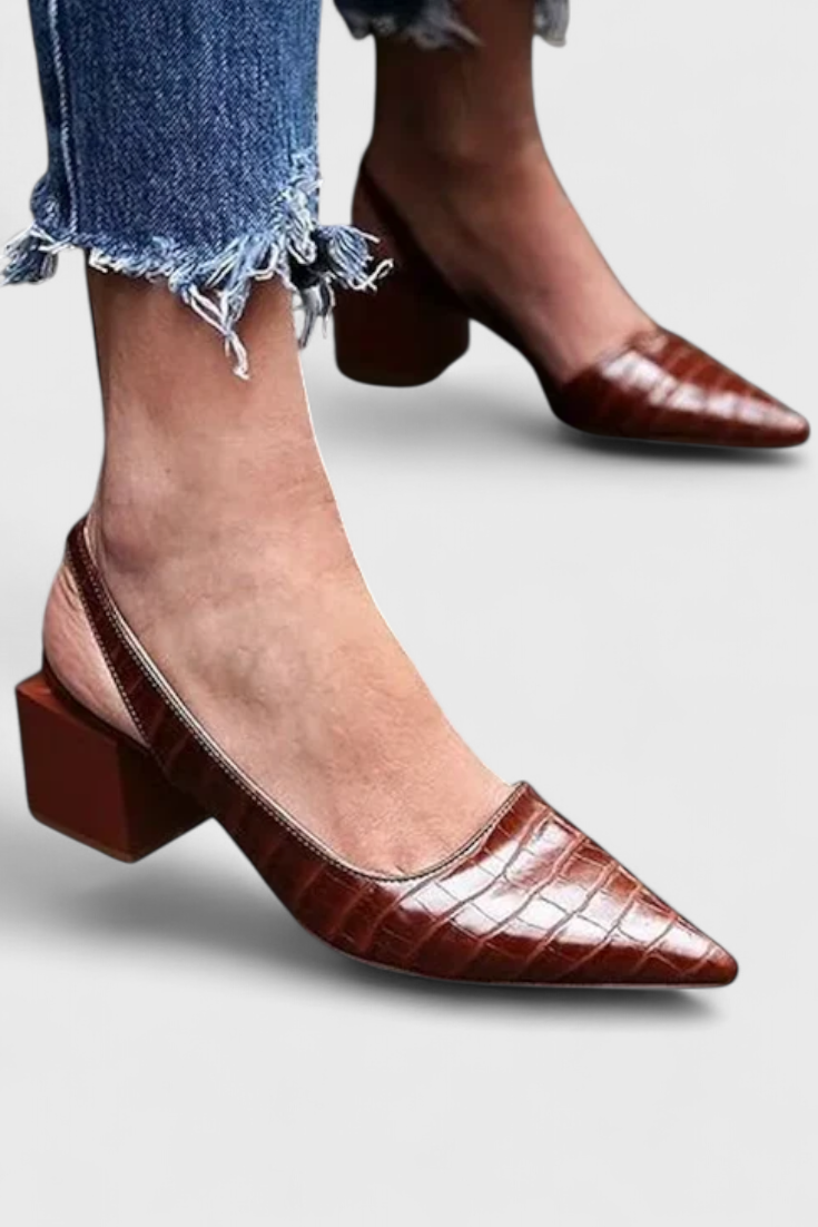 ELYRA™ | Slingback with Pointed Toe
