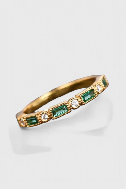 ELYRA™ | Gold Ring with Vintage Green Zirconia