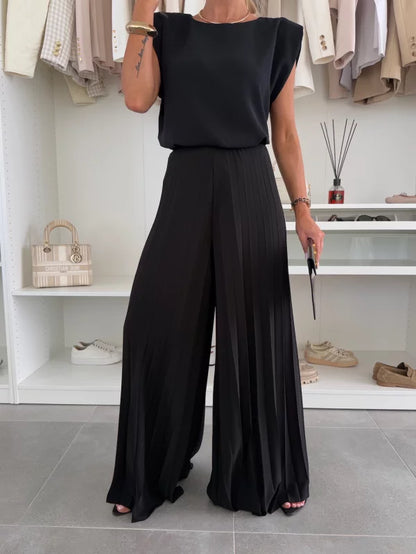 ELYRA™ | Elegant ensemble with pleated palazzo trousers