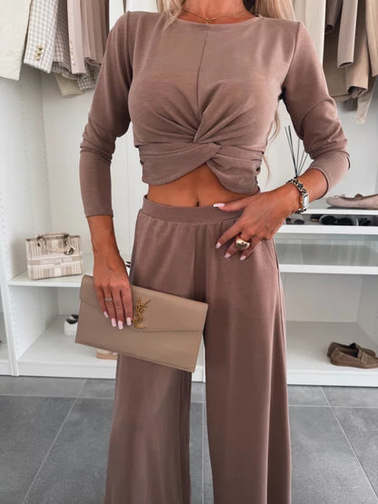 ELYRA™ | Two-Piece Set with Twist