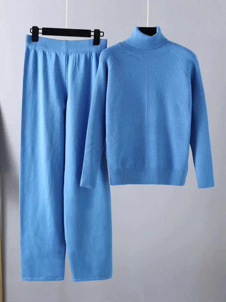 ELYRA™ | Two-Piece Lounge Set in Cable Knit