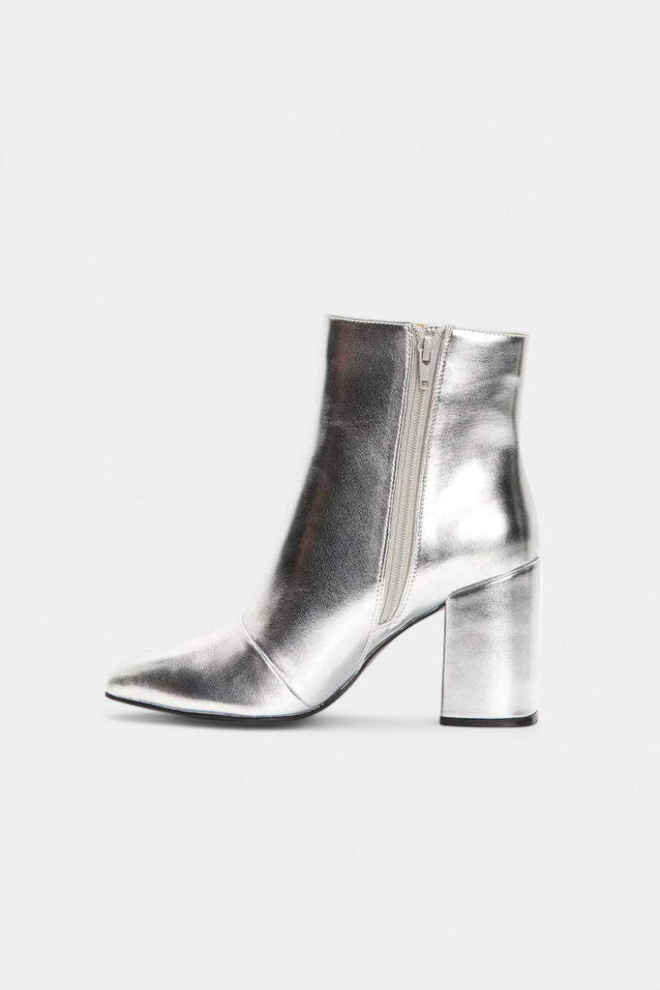 ELYRA™ | Bottes métalliques argentées à talons hauts